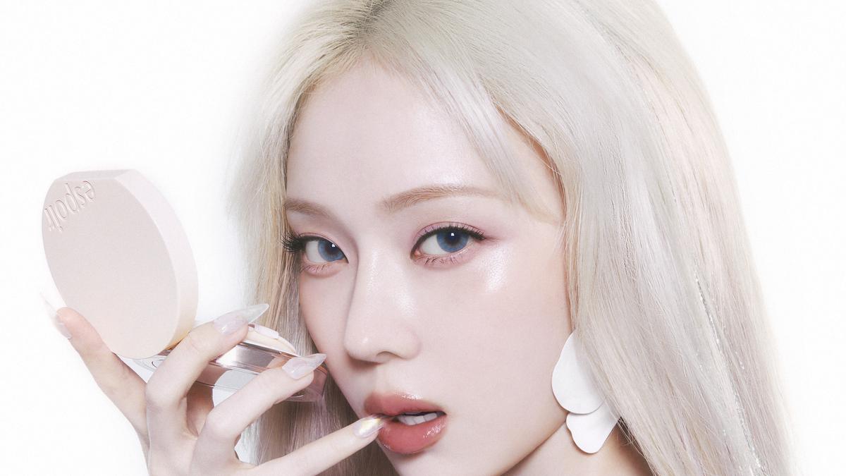 Makeup Glowing ala Winter aespa, Bisa Pakai Cushion dan Shading yang Tepat