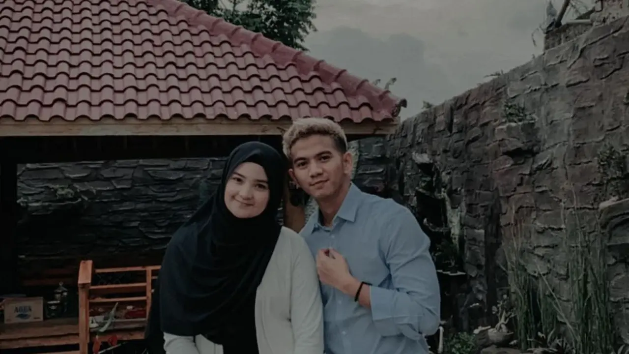 5 Potret Ridho 2R dengan Kekasih, Dikabarkan Segera Menikah