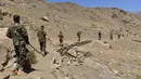 Gerakan perlawanan Afghanistan dan pasukan pemberontakan anti-Taliban mengambil bagian dalam pelatihan militer di daerah Abdullah Khil, Distrik Dara, Provinsi Panjshir, Afghanistan, 24 Agustus 2021. Panjshir jadi satu-satunya wilayah Afghanistan yang belum dikuasai Taliban. (Ahmad SAHEL ARMAN/AFP)