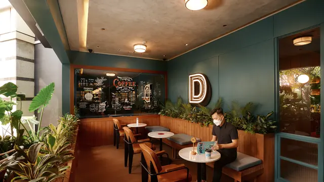 Santai Minum kopi di Luar Rumah dengan Kafe Ruang Terbuka