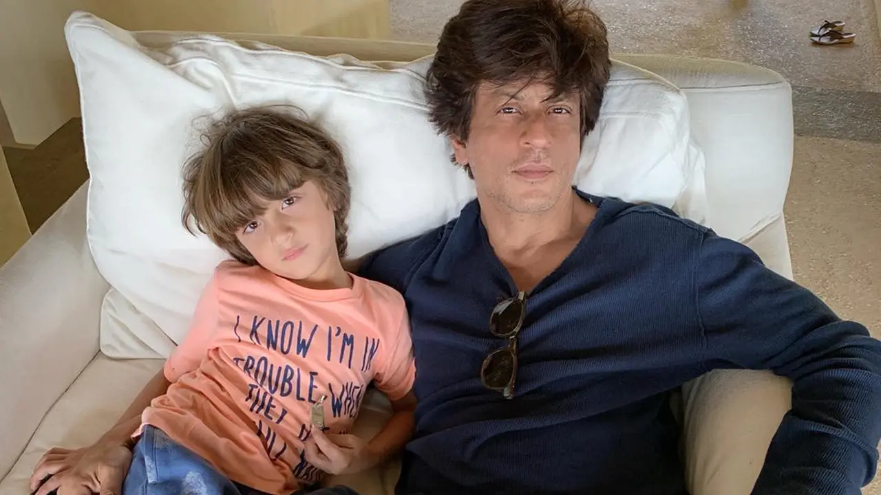 6 Potret Menggemaskan AbRam Khan, Putra Bungsu Shah Rukh Khan