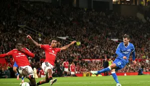 Fans Manchester United Marah Setelah Keok dari Brighton, Cemooh dan Beri Siulan Michael Carrick dan Pemain