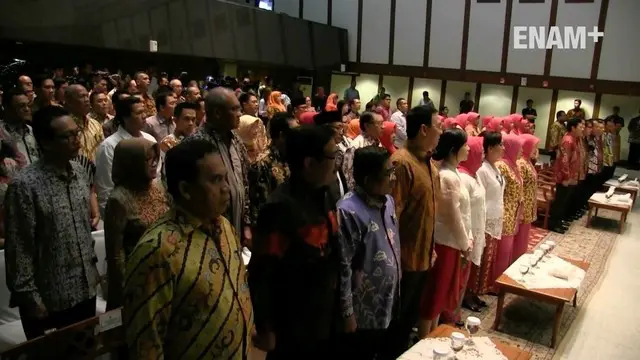 Setelah cuti selama 3,5 bulan, Basuki Tjahaja Purnama atau Ahok dan Djarot Saiful Hidayat kembali menjabat sebagai gubernur dan wakil gubernur DKI Jakarta. serah terima jabatan antara Plt gubernur dan Ahok dilakukan di Balai Kota DKI Jakarta