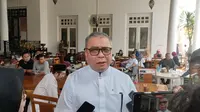 Wakil Ketua Umum (Waketum) Partai NasDem Ahmad Ali merespons soal Wali Kota Solo Gibran Rakabuming Raka yang menyebut menunggu pinangan bakal capres Anies Baswedan sebagai cawapres di Pilpres 2024.