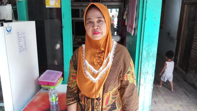 Salah satu warga Kota Surabaya, Nurhayati, sudah bisa mendapatkan akses air bersih. (Foto: Liputan6.com/Fitri Haryanti)