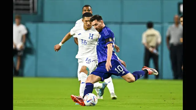 Foto: Lionel Messi Cetak Gol Indah Bersama Argentina, Neymar Berikan Dua Assist ke Richarlison