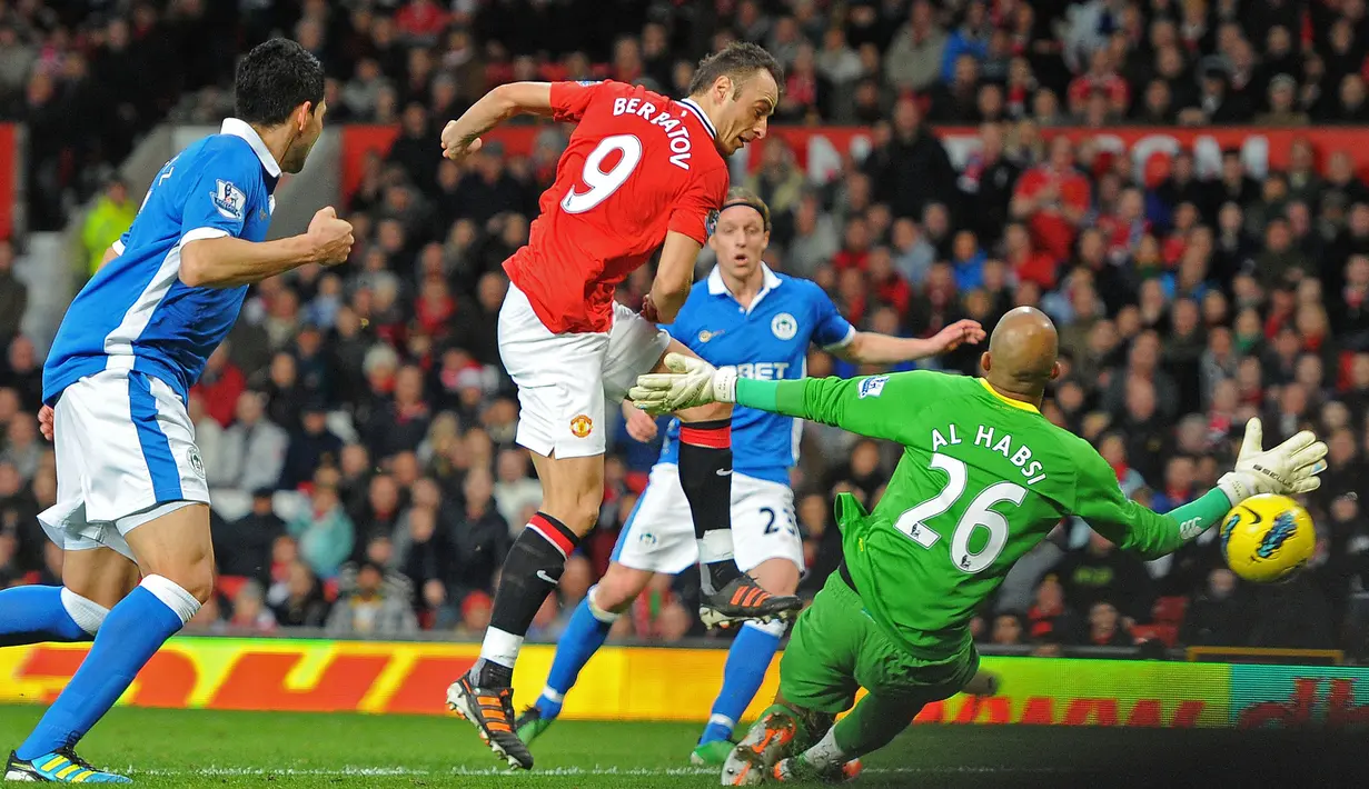 Laga Boxing Day Liga Inggris pada 26 Desember 2011 antara Manchester United melawan Wigan Athletic menjadi panggung bagi Dimitar Berbatov. Kala itu, Berbatov berhasil mencetak hattrick dan membawa MU menang telak 5-0. Sementara dua gol Setan Merah dicetak oleh Park Ji-sung dan Antonio Valencia. (AFP/Andrew Yates)