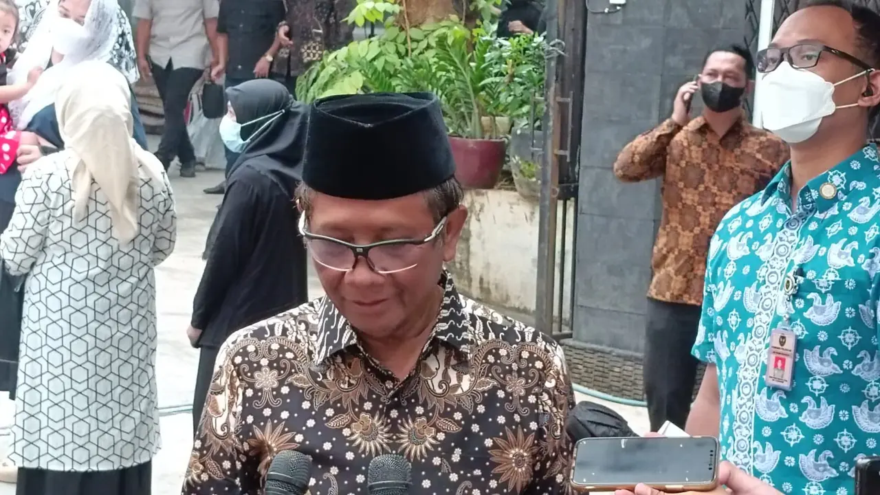 Menkopolhukam Mahfud Md melayat mendiang istri Moeldoko Koesni Harningsih