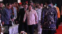 Wakil Presiden Jusuf Kalla tiba menghadiri pembukaan pameran Indo Defence 2016 Expo & Forum di JIExpo Kemayoran, Jakarta, Rabu (2/11). Indo Defence 2016 Expo & Forum diselenggarakan dari tanggal 2-5 November 2016. (Liputan6.com/Faizal Fanani)