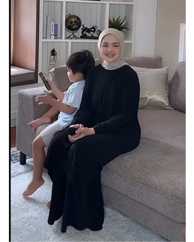 Momen detik-detik Siti Nurhaliza diprotes anaknya punya suara bising, respons sang diva tuai pujian