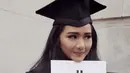 Aluna Sagita Gutawa telah sukses mengukir prestasi di dunia musik, Gita Gutawa sukses menyandang gelar S-1 di Universitas of Birmingham, Inggris.  (viainstgram@gitagut/Bintang.com)