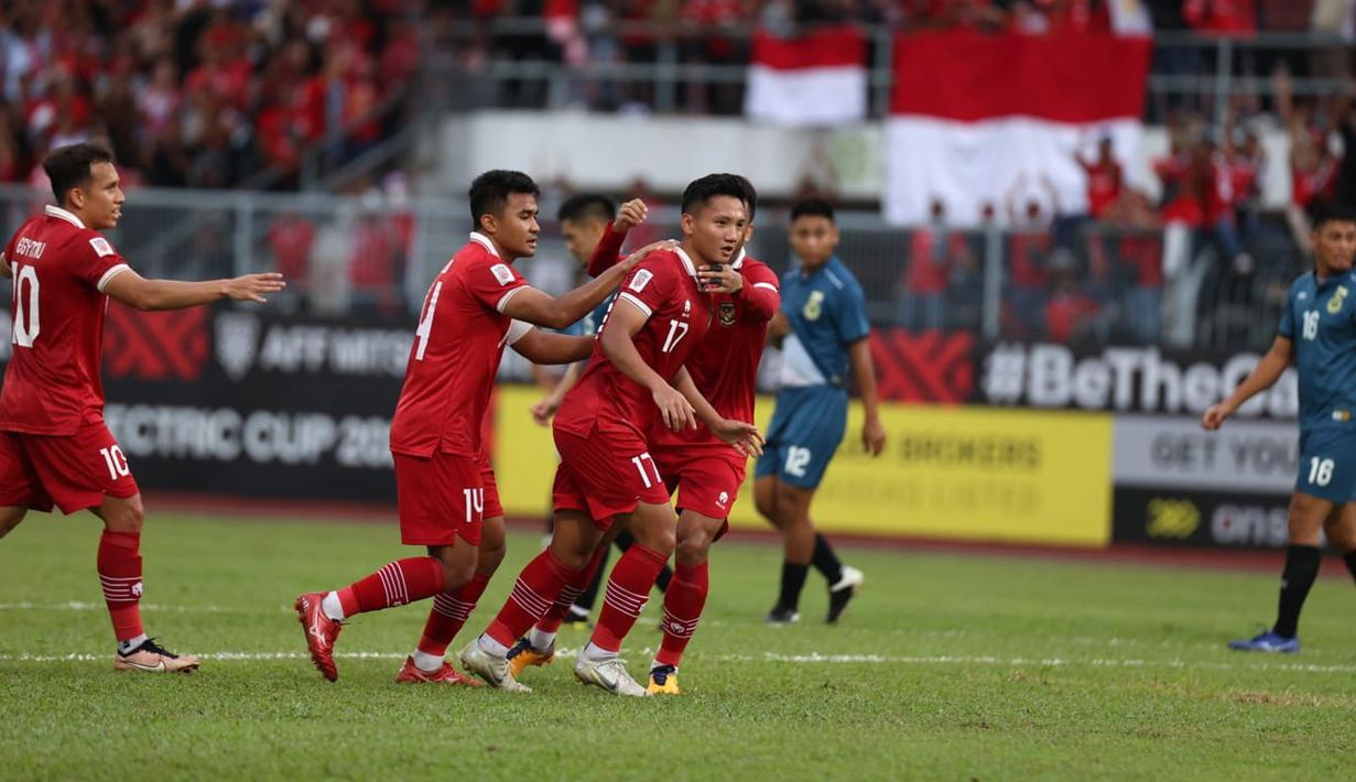 Pesepak bola Timnas Indonesia Syahrian Abimanyu melakukan selebrasi usai mencetak gol ke gawang Brunei Darussalam dalam pertandingan Grup A Piala AFF 2022 di Stadion Kuala Lumpur, Malaysia, Senin (26/12/2022). Indonesia mengalahkan Brunei Darussalam dengan skor 7-0. (Liputan6.com/PSSI)