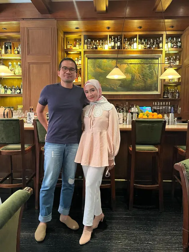 11 Tahun Bersama, Ini 6 Potret Intan Nuraini dan Suami Rayakan Ultah Pernikahan
