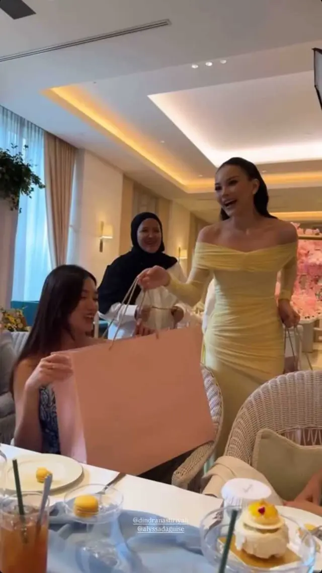 Elegan dengan dress kuning, 8 potret Alyssa Daguise di acara bridal brunch ini cantiknya paripurna
