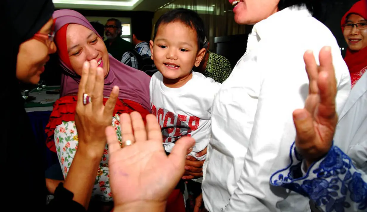 Iqbal Saputra sudah boleh meninggalkan RSUD Koja usai dirawat selama 2 bulan, Senin (12/5/14). (Liputan6.com/Miftahul Hayat)