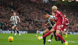 Hugo Ekitike mencetak gol pertamanya di laga Liverpool vs Newcastle di pekan ke-24 Liga Inggris 2025/2026 di Anfield, Minggu (01/02/2026) dini hari WIB. (AP Photo/Jon Super)