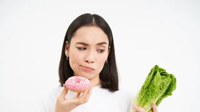 Makanan yang Perlu Dibatasi [Dok/freepik.com]