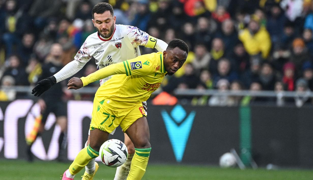 Striker Pantai Gading berusia 21 tahun milik Sheffield United, Benie Traore dipinjamkan ke FC Nantes selama setengah musim hingga 30 Juni 2024. Bersama Sheffield United yang baru dibelanya sejak awal musim 2023/2024 ia kesulitan untuk menembus skuad utama dan baru bermain dalam 9 laga di semua kompetisi. Bersama FC Nantes ia telah bermain dalam dua laga di semua kompetisi dengan menyumbang 1 assist. (AFP/Sebastien Salom-Gomis)