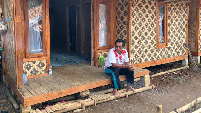 Menengok Kampung KDM: Menata Ulang Hidup di Rumah Berdinding Anyaman Kayu