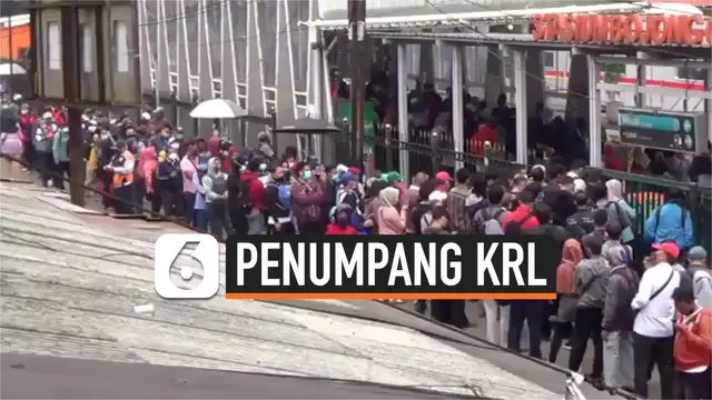 VIDEO: Setiap Senin Penumpang Antre Panjang Naik Krl