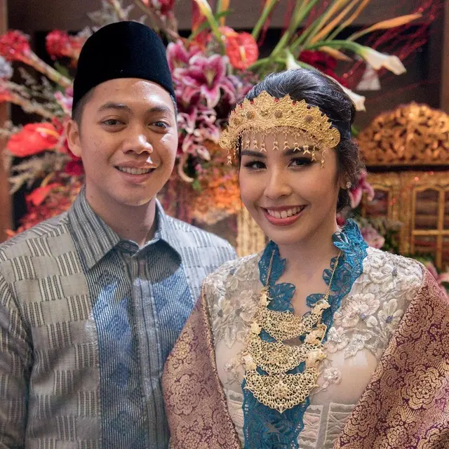 Belum Lama Menikah, 7 Artis Ini Ditinggal Pasangan Selama-lamanya