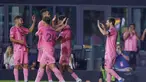 Penyerang Inter Miami asal Argentina, Lionel Messi (kiri) merayakan gol keduanya dalam lanjutan Major League Soccer 2025/2026 melawan D.C United di Chase Stadium, Fort Lauderdale, Florida, Amerika Serikat pada 20 September 2025 waktu setempat atau Minggu (21/9/2025) pagi WIB. (Chris Arjoon/AFP)