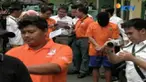 Ketiganya langsung masuk kamar dan membunuh pasangan Zakaria dan Zakia lalu menggasak semua harta korban.