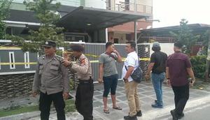 Pra Rekonstruksi Pembunuhan Ibu Oleh Putrinya di Medan (Foto: Reza Effendi/Liputan6.com)