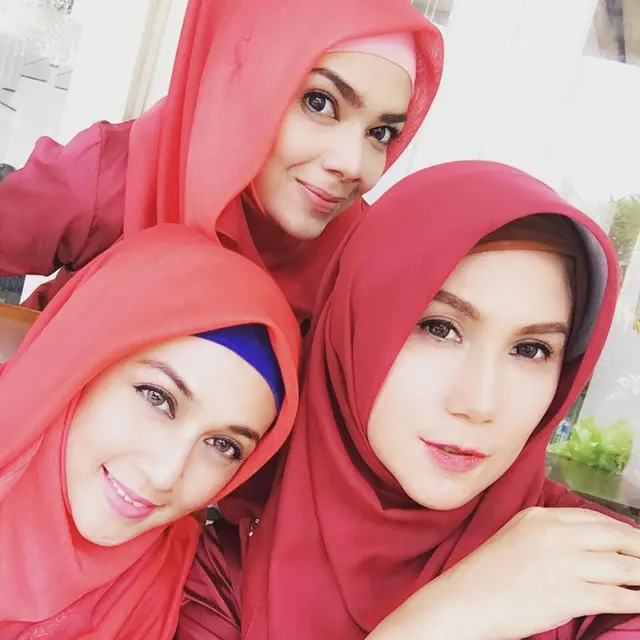 Kenang Sinetron Bidadari, Ini 6 Potret Persahabatan Nova Soraya dan Marini Zumarnis