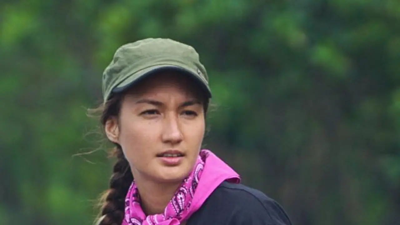 Gaya Liburan Nadine Chandrawinata di Alam Bebas, Memesona