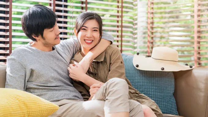 pasangan bahagia romantis