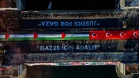 Desak Hentikan Genosida di Gaza, Ratusan Ribu Orang Tutupi Jembatan Galata Turki