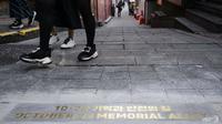 Tugu peringatan korban tragedi Halloween Itaewon, Korea Selatan. (Foto: AFP/Anthony Wallace)