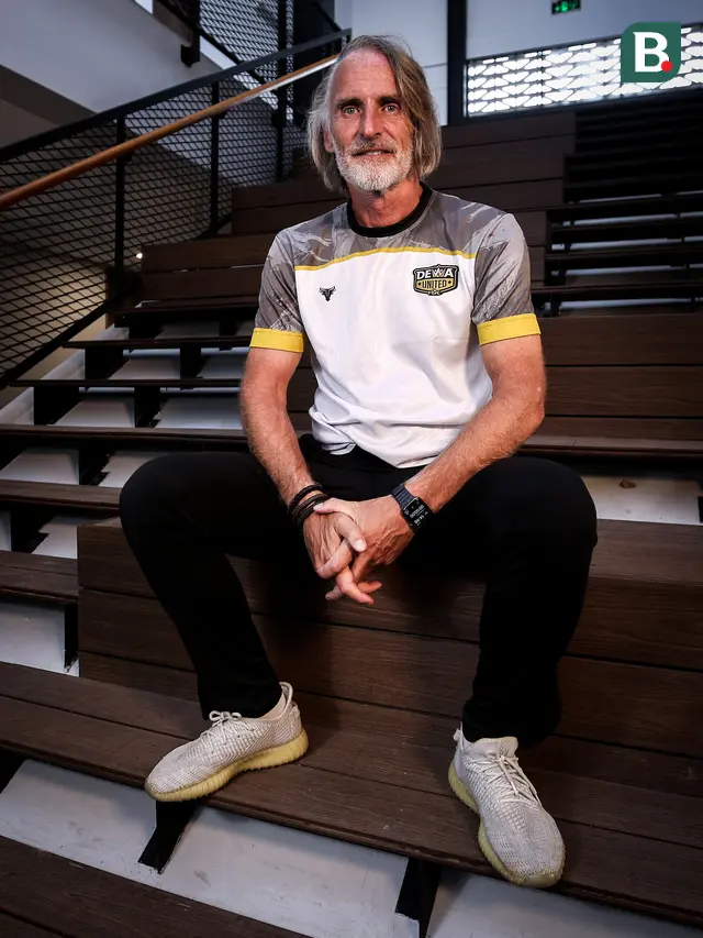 Pelatih Dewa United Jan Olde Riekerink