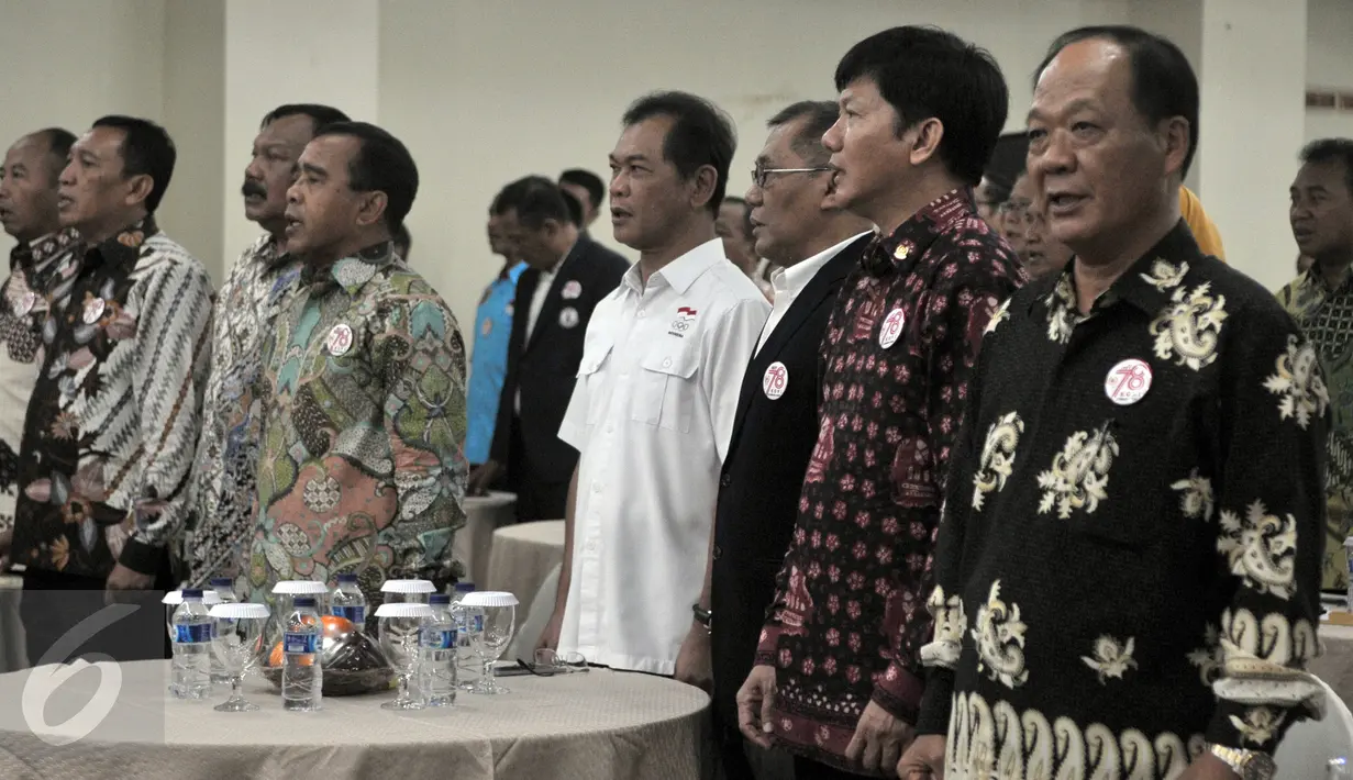Perwakilan KONI daerah dan perwakilan Pengurus Pusat cabang-cabang olahraga menghadiri acara syukuran di Gedung Serba Guna GBK, Jakarta, Rabu (19/10). KONI menggelar syukuran dalam rangka peringatan HUT yang ke-78. (Liputan6.com/Yoppy Renato)