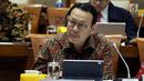 Dirut BPJS KEsehatan Fachmi Idris mengikuti Rapet Kerja Gabungan dengan Komisi XI dan IX DPR di Kompleks Parlemen, Jakarta, Senin (2/9/2019). Rakergab membahas berbagai agenda penting di bidang kesehatan salah satunya tentang rencana kenaikan iuran BPJS yang di tolak DPR. (Liputan6.com/Johan Tallo)