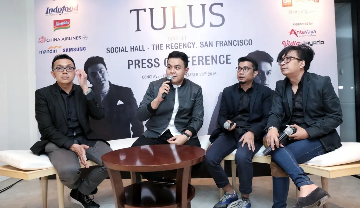 Tulus mengaku deg-degan karena belum bisa membayangkan atmosfir venue konser di Paman Sam. Meski begitu, ia bersyukur dan bangga bisa konser di sana. (Adrian Putra/Bintang.com)