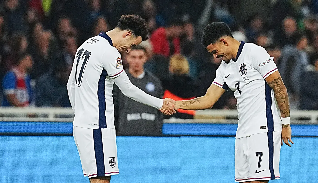 Secara keseluruhan, Jones mencatatkan akurasi umpan hingga 96 persen, tiga kali mengirim bola ke area berbahaya, tujuh kali melakukan recovery bola, dan tujuh kali memenangi duel. (AP Photo/Petros Giannakouris)