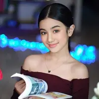 Pesona Jenna Norodom, putri Kerajaan Kamboja yang menawan. (Sumber: Facebook/Jenna Norodom)