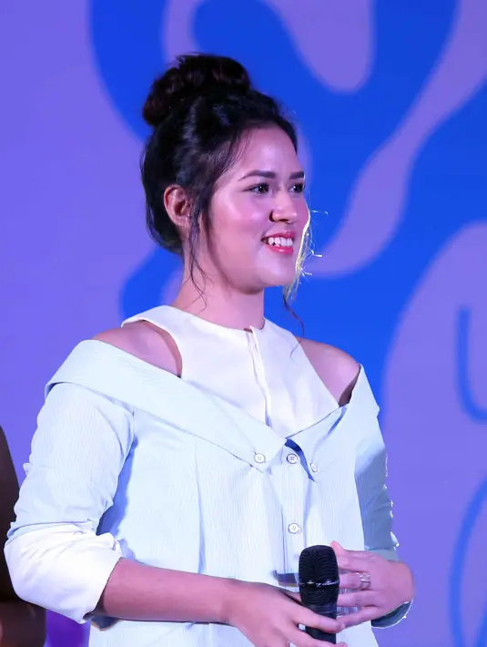 Namun, bukanlah berarti tiap liburan Raisa mengunjungi beberapa gunung di tanah air. Ia mempunyai beberapa tempat asyik yang di rekomendasikan untuk melepaskan penat. (Nurwahyunan/Bintang.com)