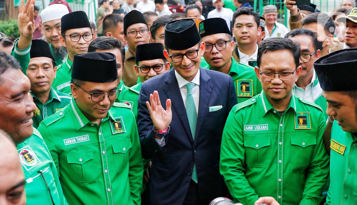 Sandiaga Uno diumumkan sebagai kader dalam prosesi yang digelar di kantor pusat PPP, Jalan Diponegoro, Menteng, Jakarta Pusat, Rabu (14/6) sore. (Liputan6.com/Angga Yuniar)