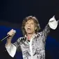 Pasca ditinggal kekasihnya, L'Wren Scott, Mick Jagger tampil memukau bersama The Rolling Stones di Oslo, Norwegia. (AFP/Terje Bendiksby)