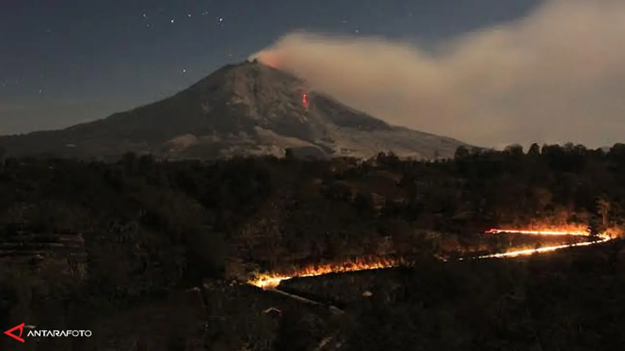 2-gunung-sinabung-140211b.jpg