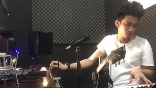 6 Potret Difki Khalif Sepupu Ariel Noah, Gayanya Curi Perhatian