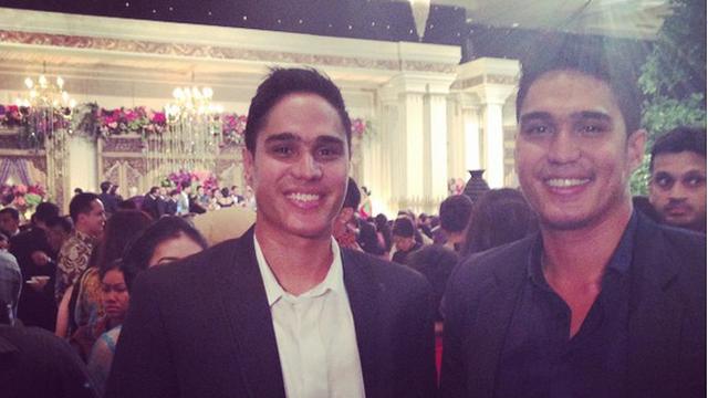 Cerita Seru 10 Artis yang Terlahir Kembar - ShowBiz 