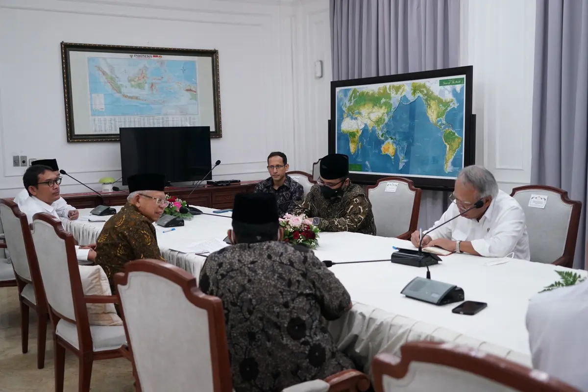 Wakil Presiden Ma'ruf Amin rapat bersama tiga menteri membahas masalah pembangunan di Papua