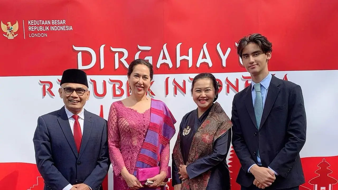 Gaya Anggun Kartika Soekarno, Putri Presiden Soekarno dalam Balutan Kebaya Sederhana yang Kini Tinggal di London