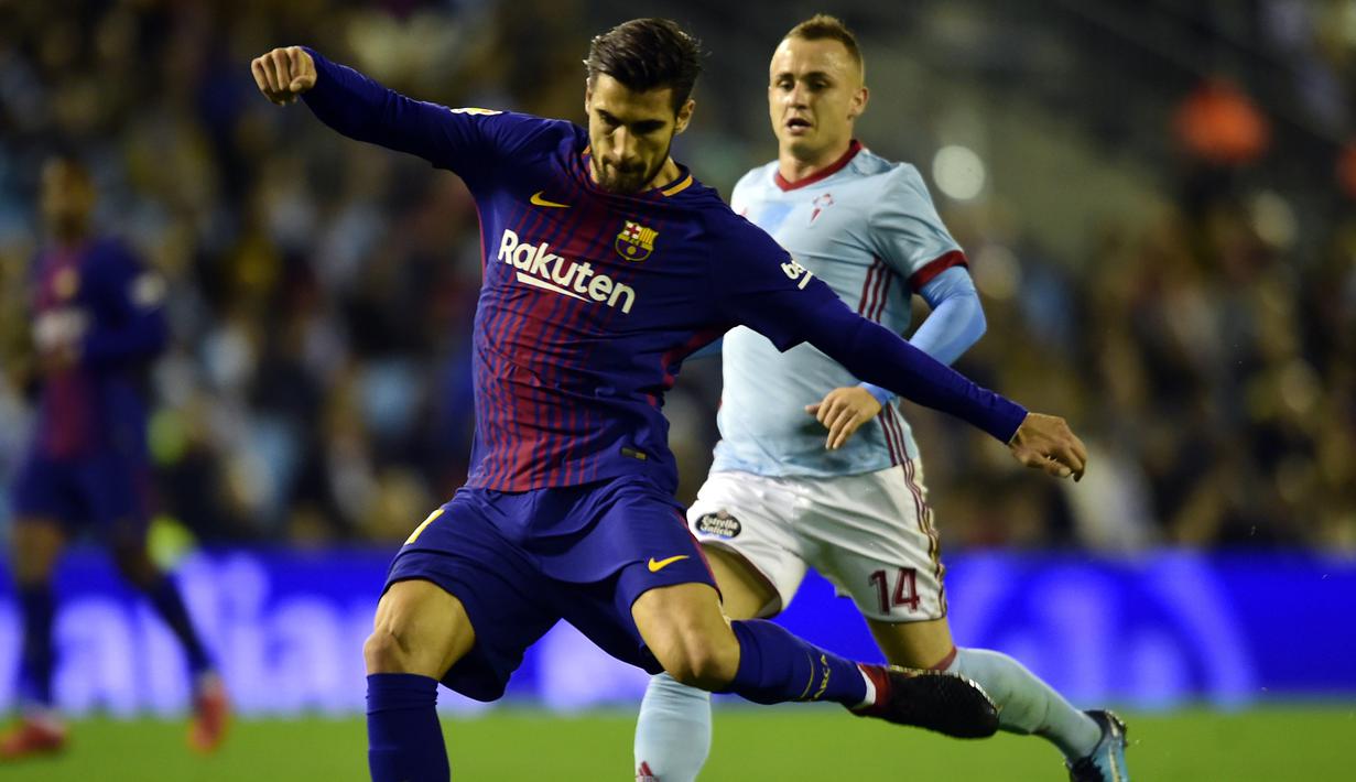 5. Andre Gomes - Pemain timnas Portugal yang saat ini bermain dengan Everton memiliki kedekatan dengan Ronaldo. Namun sebelum bermain di Everton, Andre pernah bekerja sama dengan Messi menjuarai La Liga bersama Barcelona. (AFP/Miguel Riopa)