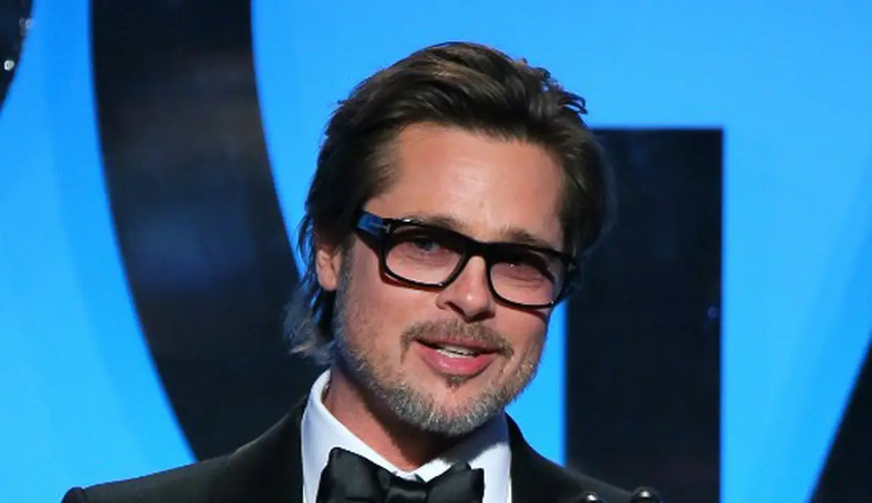 Meskipun telah berjanji akan menjadi ayah yang baik dan telah menyesali perbuatannya, namun pasca digugat cerai Angelina Jolie, Pitt memang tidak bisa leluasa dalam melakukan pertemuan dengan anak-anaknya. (AFP/Bintang.com)