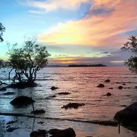 Kemudahan akomodasi membuat pulau Umang cocok jadi destinasi wisata keluarga.